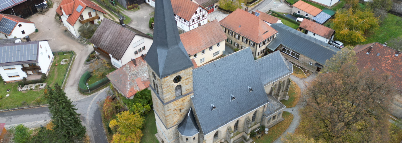 Kirche Drohnenaufnahme
