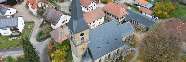 Kirche Drohnenaufnahme